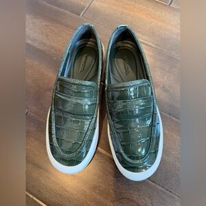 VINCE SLIP ON SHOES